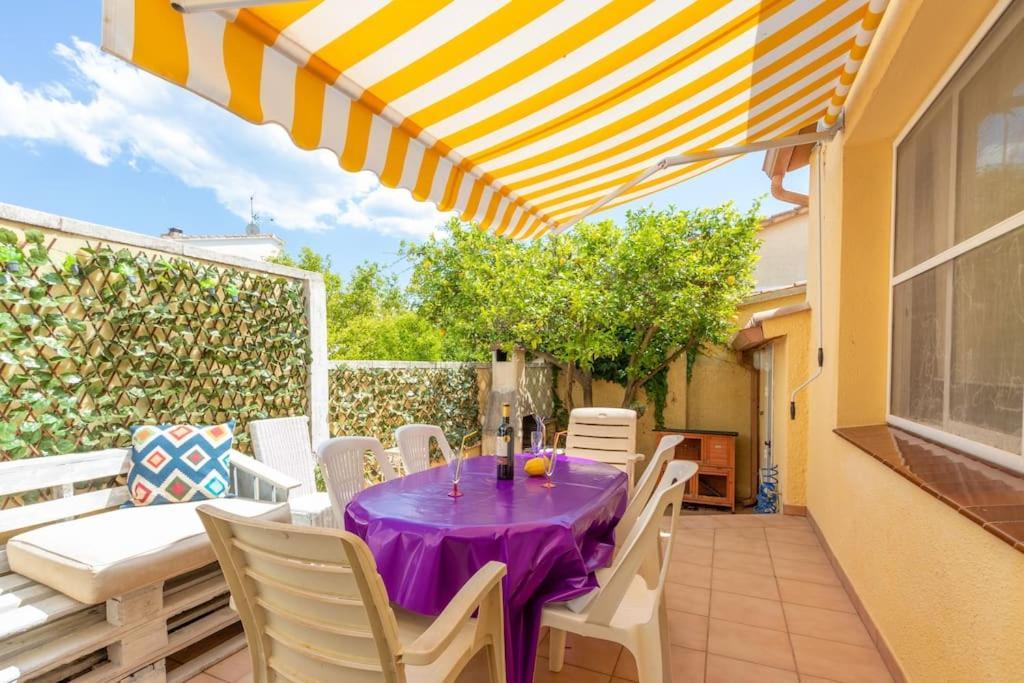 S46-Casa De Vacaciones Climatizada Con Piscina, En El Centro Junto Al Mar, Barbacoa Y Wiifi Empuriabrava Dış mekan fotoğraf