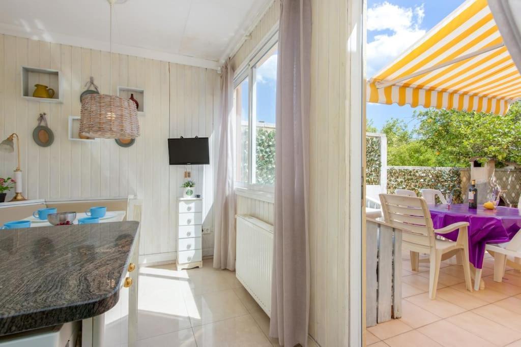 S46-Casa De Vacaciones Climatizada Con Piscina, En El Centro Junto Al Mar, Barbacoa Y Wiifi Empuriabrava Dış mekan fotoğraf